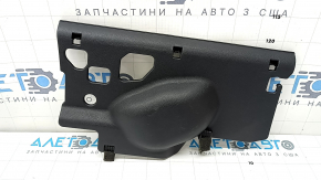 Накладка передней панели пространства ног пассажира Kia K5 21-24 черная, потерта, царапина