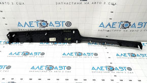 Ornamente bord dreapta jos, negre și cromate pentru Kia K5 21-24, cu sistem start-stop