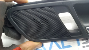 Ручка двери внутренняя задняя правая VW Tiguan 09-17 с пищалкой Dynaudio, треснута сетка динамика