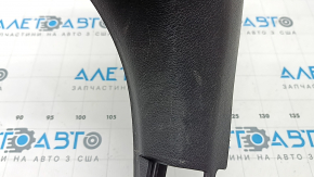 Накладка передней стойки левая нижняя Kia K5 21-24 черная, царапины