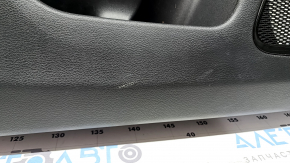 Обшивка двери карточка передняя левая Jeep Compass 22-26 черная, вставка серая кожа, с коричневой строчкой, царапины
