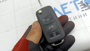 Ключ VW Tiguan 12-16 4 кнопки, раскладной, царапины