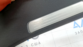 Prag interior ușă spate dreapta pentru Volvo XC90 16-18 cu iluminare din spate, negru, zgârieturi, crăpături