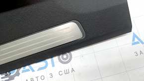 Prag interior ușă spate dreapta pentru Volvo XC90 16-18 cu iluminare din spate, negru, zgârieturi, crăpături