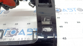 Ornament consolă centrală superioară pentru schimbătorul de viteze Jeep Compass 22-26 cu mufă, negru lucios, zgârieturi