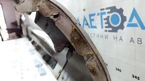 Порог правый Volvo XC90 16-26 с уплотнителем, белый, царапины, надрывы, замят, оклеено крепление, запилен