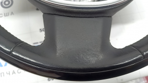 Volanul este gol, Volvo XC90 16-26, piele neagră, lemn Classic / lemn de mesteacăn Flame, fără padele, denivelări pe piele, crăpături în ornamentele din lemn.