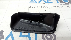 Накладка фонаря внутреннего крышки багажника левая Audi A6 C8 19-24