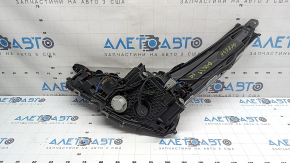 Фара передняя правая в сборе Toyota Prius 50 19-22 LED, сколы