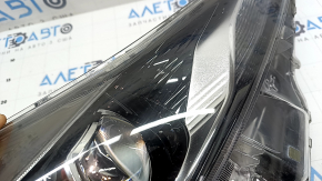 Фара передняя правая в сборе Toyota Prius 50 19-22 LED, сколы