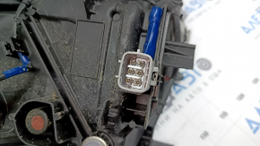 Фара передняя левая в сборе Toyota Prius 50 19-22 LED, сколы, царапины