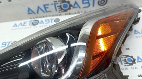Фара передняя левая в сборе Toyota Prius 50 19-22 LED, сколы, царапины