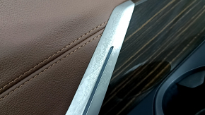 Ornamente arc superior spate stânga BMW X7 G07 19-22, piele Vernasca, Schwarz, inserție lemn Fineline/metal cu mulaj, cotieră din piele neagră, îndoită, zgârieturi, lovituri, element de fixare rupt