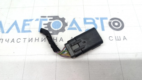 Фишка на диффузор кожух радиатора Lincoln Nautilus 19-23 тип 2