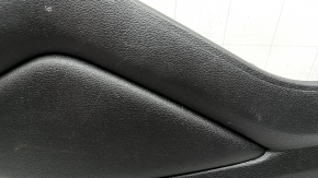 Накладка центральной консоли боковая левая Hyundai Tucson 19-21 задняя, черная, сломаны крепления, царапины