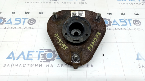 Опора амортизатора передняя правая Toyota Prius 50 16-22 с подшибником, ржавая