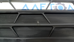 Нижняя решетка переднего бампера центральная Honda Civic XI FE/FL 22-26 LX, SPORT, незаводские отверстия, царапины