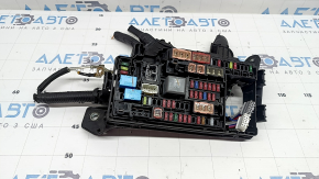 Блок предохранителей подкапотный Toyota Prius 50 16-22 в сборе, без крышек