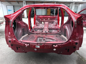 Задняя панель Toyota Prius 50 19-22 на кузове, красная