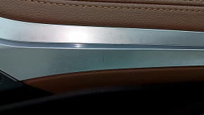 Обшивка двери карточка передняя правая BMW X7 G07 19-22 кожа черная Schwarz, вставка под дерево, с ручкой, с сеткой динамика Harman Kardon, подлокотник и вставка кожа коричневая Coffee, тычки, царапины, оплавлена