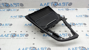 Накладка центральной консоли с подстаканниками BMW 4 F32/33/36 16-20 с ковриком, с 1 ковриком подстаканника, царапины