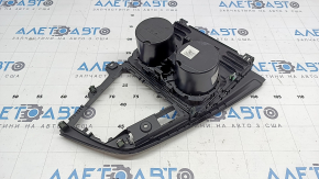 Накладка центральной консоли с подстаканниками BMW 4 F32/33/36 16-20 с ковриком, с 1 ковриком подстаканника, царапины