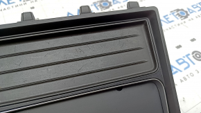Накладка центральной консоли с подстаканниками BMW 4 F32/33/36 16-20 с ковриком, с 1 ковриком подстаканника, царапины