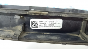 Планка подсветки номера двери багажника BMW X7 G07 19-22 под камеру с подсветкой и кнопкой, с накладкой камеры, отслоилась резина, сломаны крепления