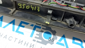Планка подсветки номера двери багажника BMW X7 G07 19-22 под камеру с подсветкой и кнопкой, с накладкой камеры, отслоилась резина, сломаны крепления
