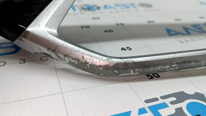 Ornament panou față dreapta BMW X7 G07 19-22, finisaj Fineline/metal lemn, cu iluminare din spate, elemente de fixare topite, grilă topită, crăpături, pete pe crom