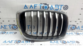 Решетка радиатора grill правая BMW X3 G01 18-21 ноздря, хром обрамление+ серая решетка, сколы, дефект хрома, сломано крепление