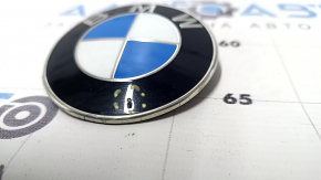 Эмблема капота BMW X3 G01 18-24 полез лак, тычка