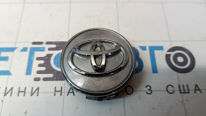 Центральный колпачок на диск Toyota Camry v40 62/56мм хром, царапины