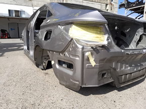 Четверть крыло задняя левая Hyundai Sonata 11-15 на кузове, серебро, вмятинки, тычки