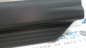 Накладка порога передняя левая Hyundai Sonata 11-15 черная, потерта