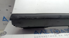 Порог правый Hyundai Sonata 20-23 в сборе, с уплотнителем, белый WC9, потерт, надломано крепление
