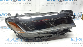 Фара передняя правая VW Passat 20-22 LED с уплотнителем