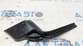 Уплотнитель решетки дворников правый Toyota Rav4 19-24