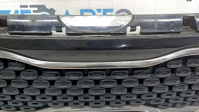 Решетка радиатора grill Kia Niro 17-19 HEV, PHEV обрамление черный глянец, черный глянец с хром молдингом, сколы
