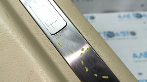 Накладка порога передняя левая Lexus RX350 RX450h 10-15 бежевая, с хромированной накладкой, царапины, вмятины, сломано крепление