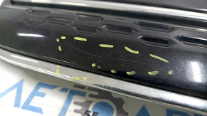 Решетка радиатора grill с эмблемой Mitsubishi Outlander 22-26 хром молдинги с уплотнителями, надломано крепление. сколы, примята, трещина, царапины