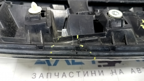 Решетка радиатора grill с эмблемой Mitsubishi Outlander 22-26 хром молдинги с уплотнителями, надломано крепление. сколы, примята, трещина, царапины