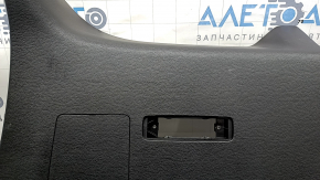 Обшивка двери багажника нижняя Mitsubishi Outlander 22-26 черная, под электро, царапины