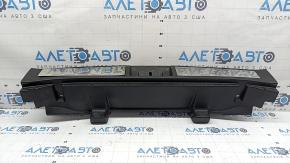 Ornamente cromate pentru deschiderea portbagajului Mitsubishi Outlander 22-26, negre, cu dop pentru cârligul de blocare, ornamentele cromate s-au decojit, zgârieturi