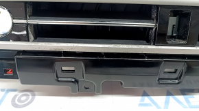 Ornamente panou față dreapta Mitsubishi Outlander 22-26 cu deflectoare, piele gri, negru lucios, gri cu crom, strat protector decojit