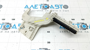 Кронштейн замка двери передней левой Hyundai Santa FE 19-23