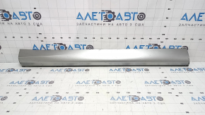 Ornamente ușă stânga față inferioară argintie Mitsubishi Outlander 22-26, elemente de fixare rupte, zgârieturi