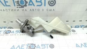 Главный тормозной цилиндр с бачком Mitsubishi Outlander 22-26 2.5 без крышки