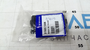 Кронштейн радиатора верхний левый Volvo XC60 22-26 B5, B6 пластик тип 2