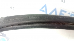 Garnitura ușii stânga față la un VW Jetta 19-26 este uzată.